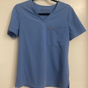Ceil blue figs scrub top